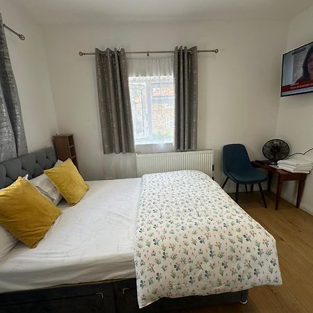 Luxury Ensuite 2Nd Studio Flat With Great Views In Keedonwood Road With Fully Own Bathroom Newly Added And Private Kitchenette 布罗姆利 外观 照片