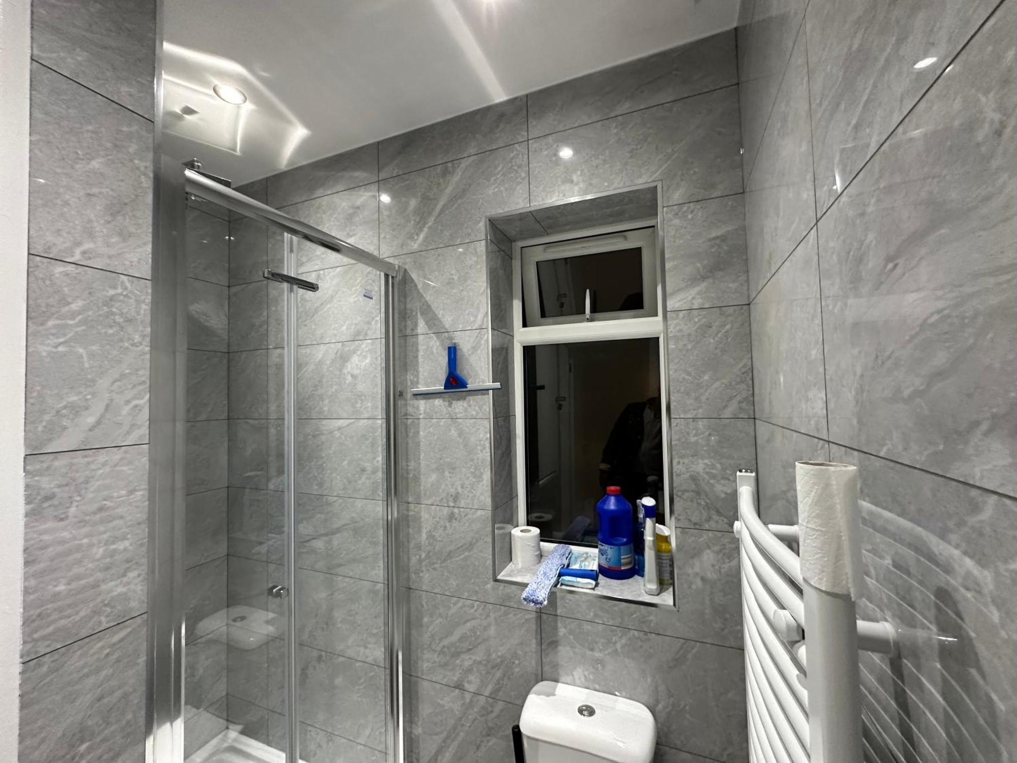 Luxury Ensuite 2Nd Studio Flat With Great Views In Keedonwood Road With Fully Own Bathroom Newly Added And Private Kitchenette 布罗姆利 外观 照片