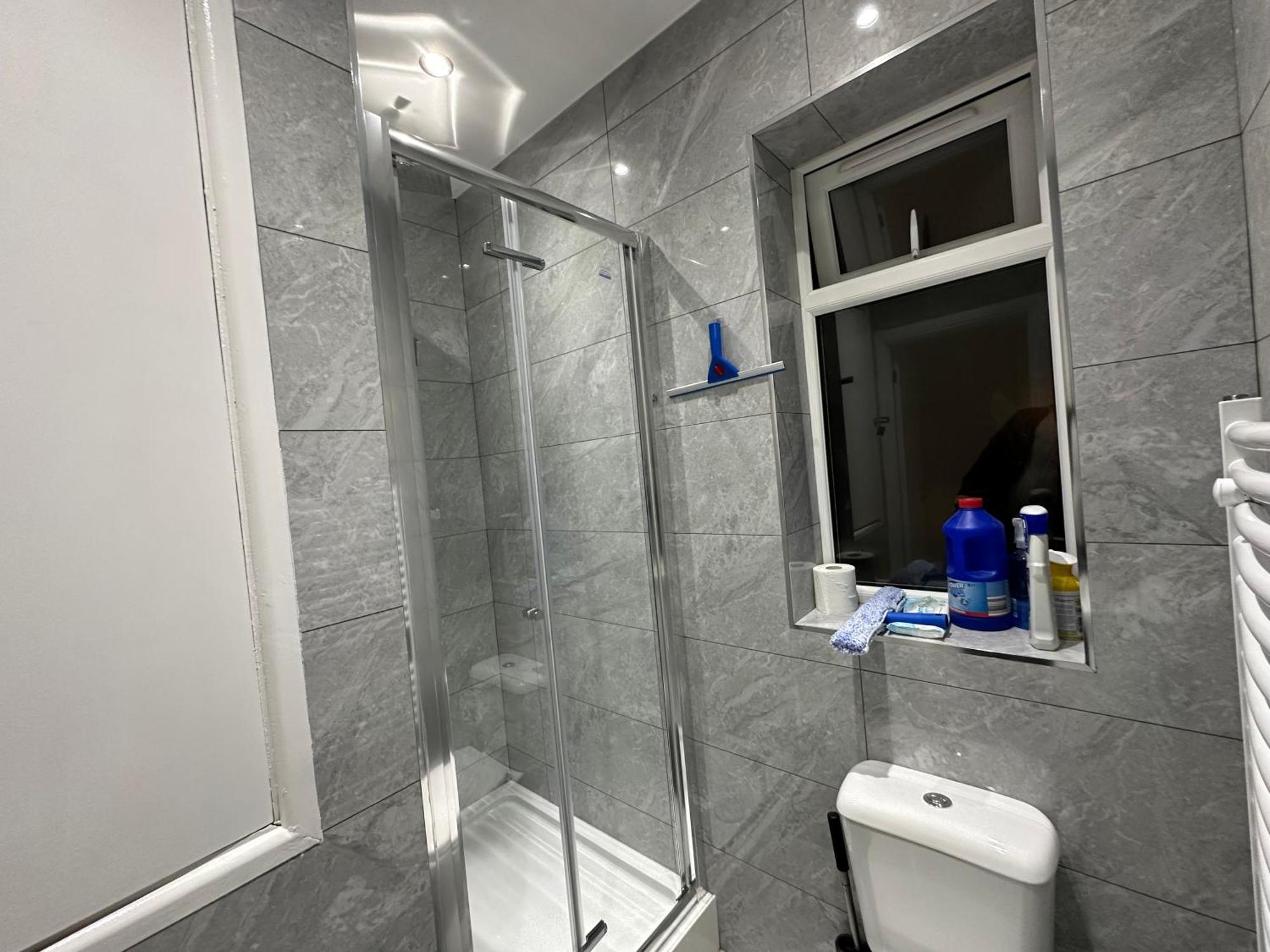 Luxury Ensuite 2Nd Studio Flat With Great Views In Keedonwood Road With Fully Own Bathroom Newly Added And Private Kitchenette 布罗姆利 外观 照片