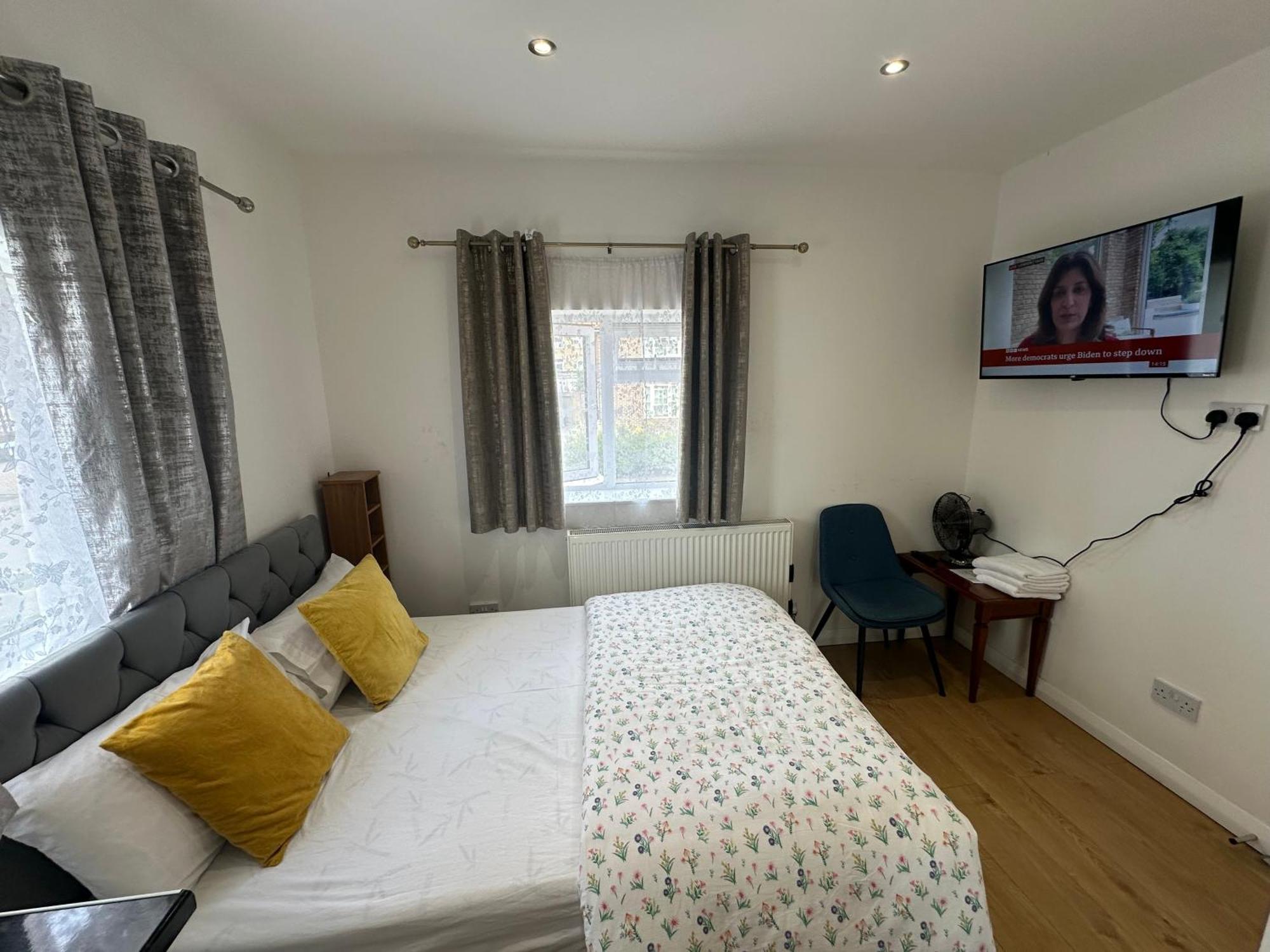 Luxury Ensuite 2Nd Studio Flat With Great Views In Keedonwood Road With Fully Own Bathroom Newly Added And Private Kitchenette 布罗姆利 外观 照片
